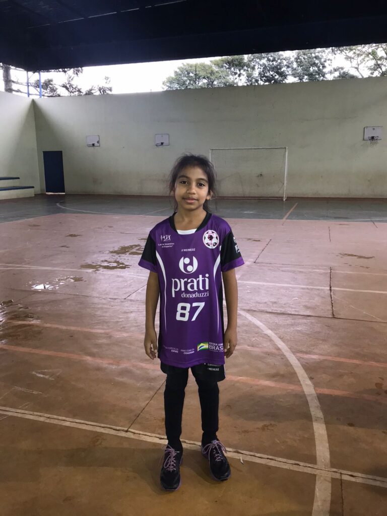 Atleta da AFETO usando o uniforme do projeto