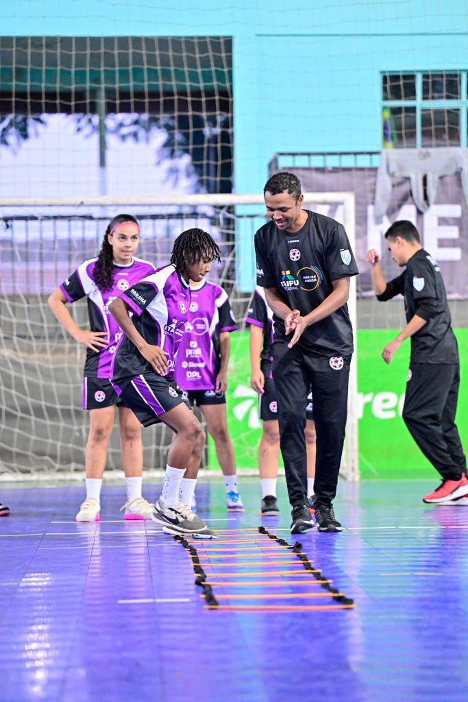 Equipe da AFETO reunida para uma atividade esportiva