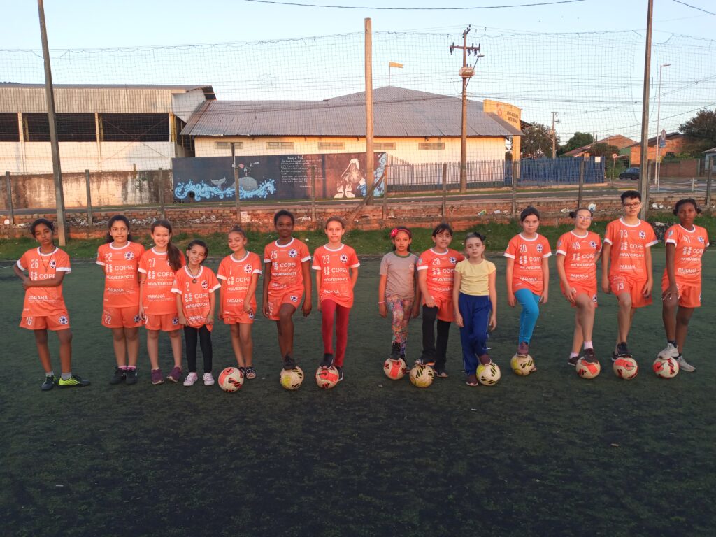 Treino de futebol feminino no Jardim Europa